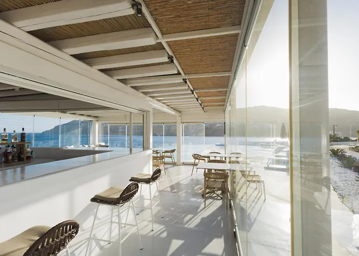 ميكونوس بانثيون