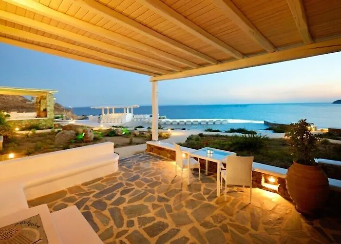 ميكونوس بانثيون