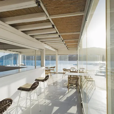 米科诺斯潘泰恩公寓酒店