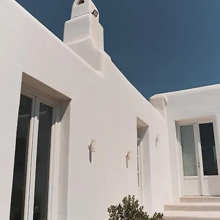 ميكونوس بانثيون