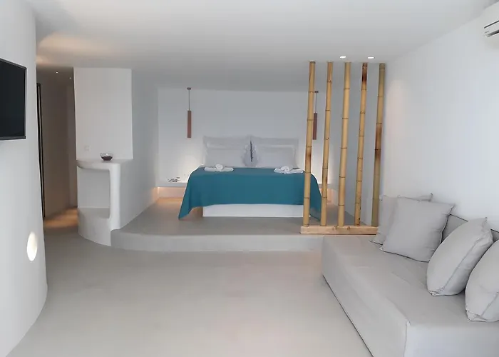 Mykonos Pantheon קאלו ליבאדי